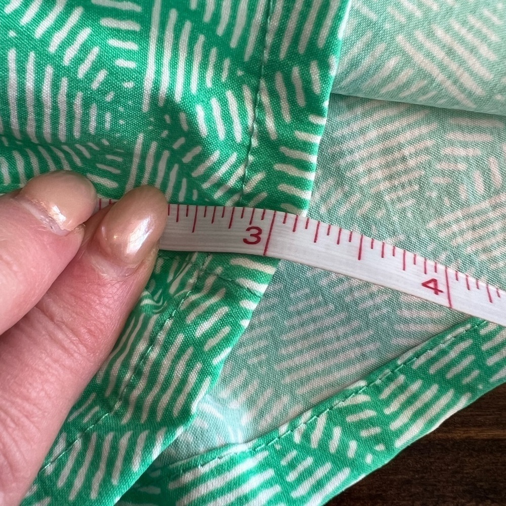 Lauren James Women's Green Geometric Shorts, size large, see pics, preppy, EUC - Picture 5 of 7